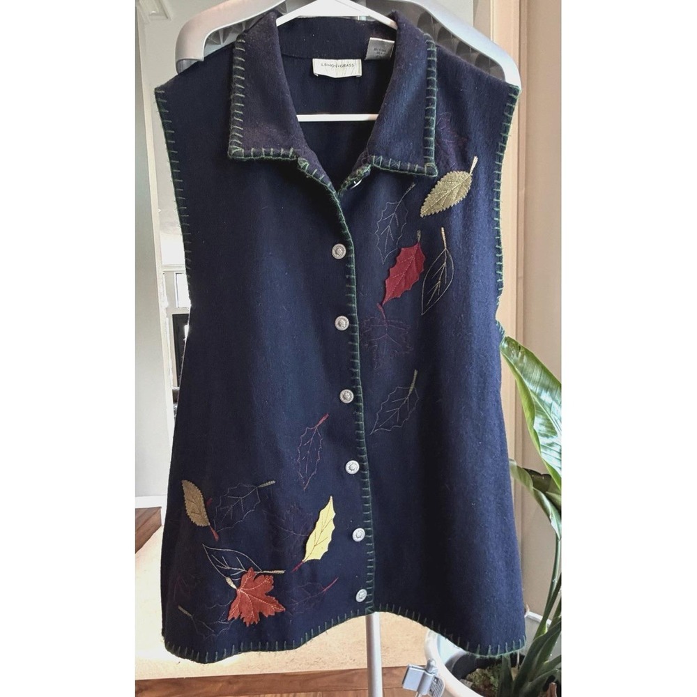 VTG Women's Vest Button Embroidered Size 20W Cottagecore Grandmacore Teachercore